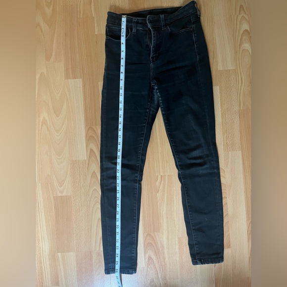 Uniqlo HeatTech Jeans - Picture 4 of 5